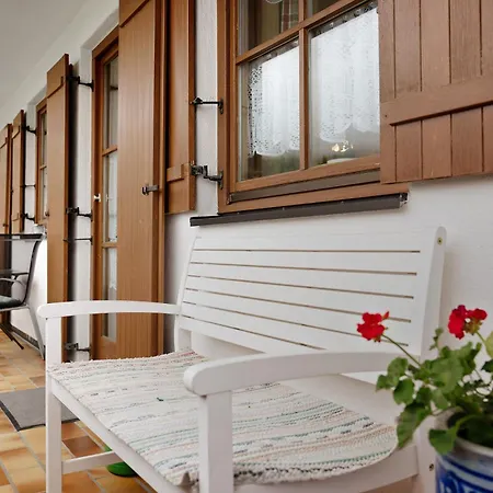 Huttenberg Apartment *
